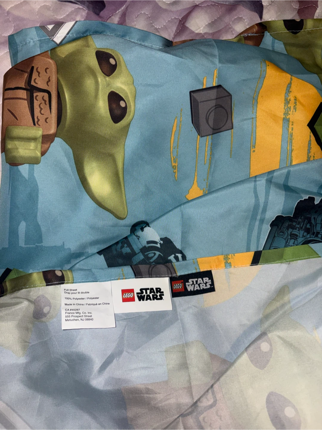 New full-size sheet featuring Star Wars baby yoda character. - photo 2