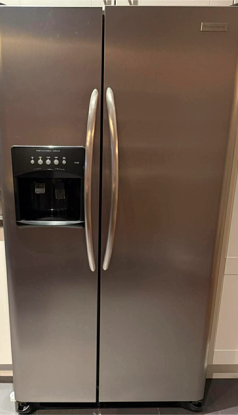 36” Frigidaire Professional Side-by-Side Refrigerator – Clean