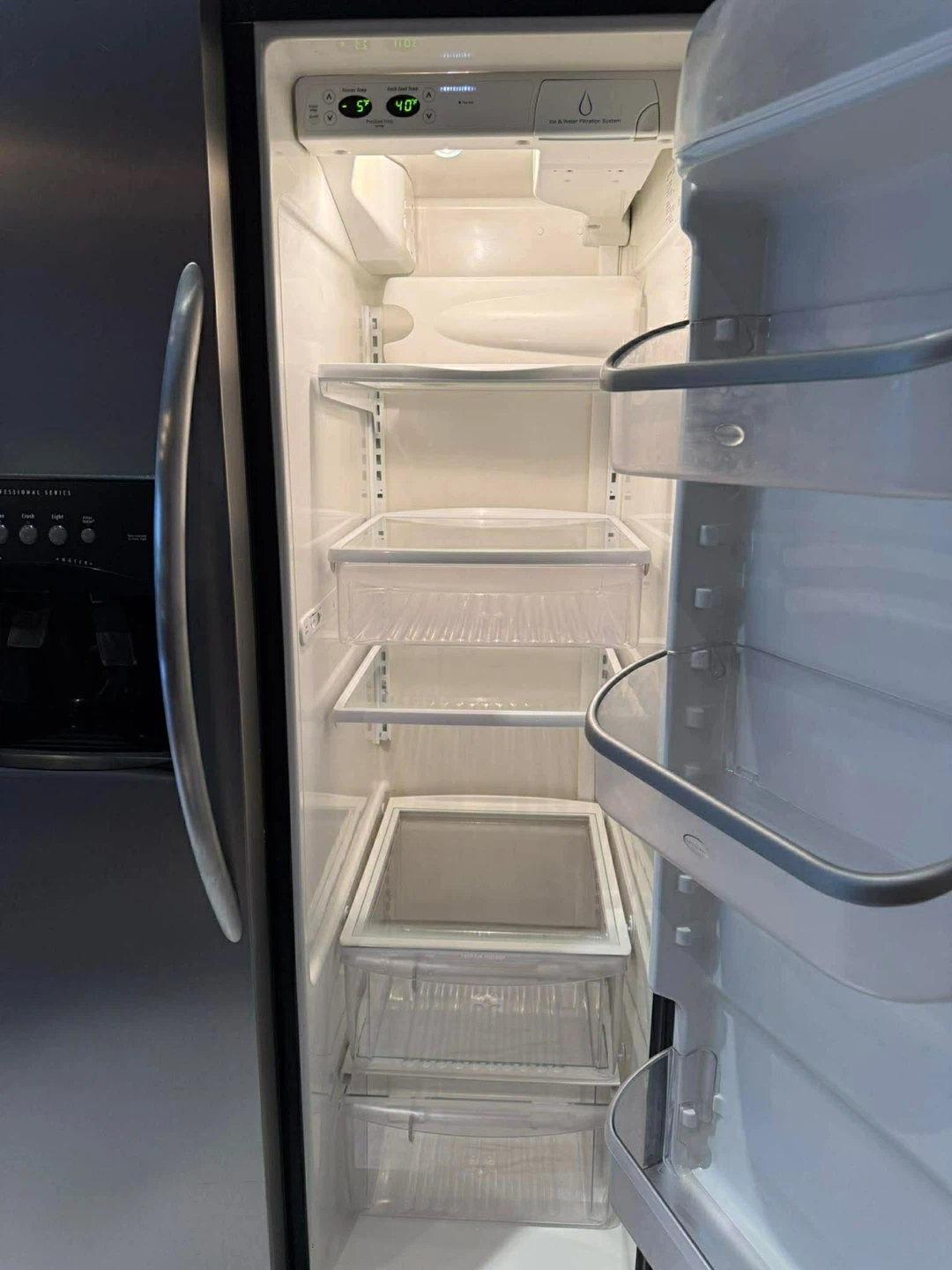 36” Frigidaire Professional Side-by-Side Refrigerator – Clean - photo 3