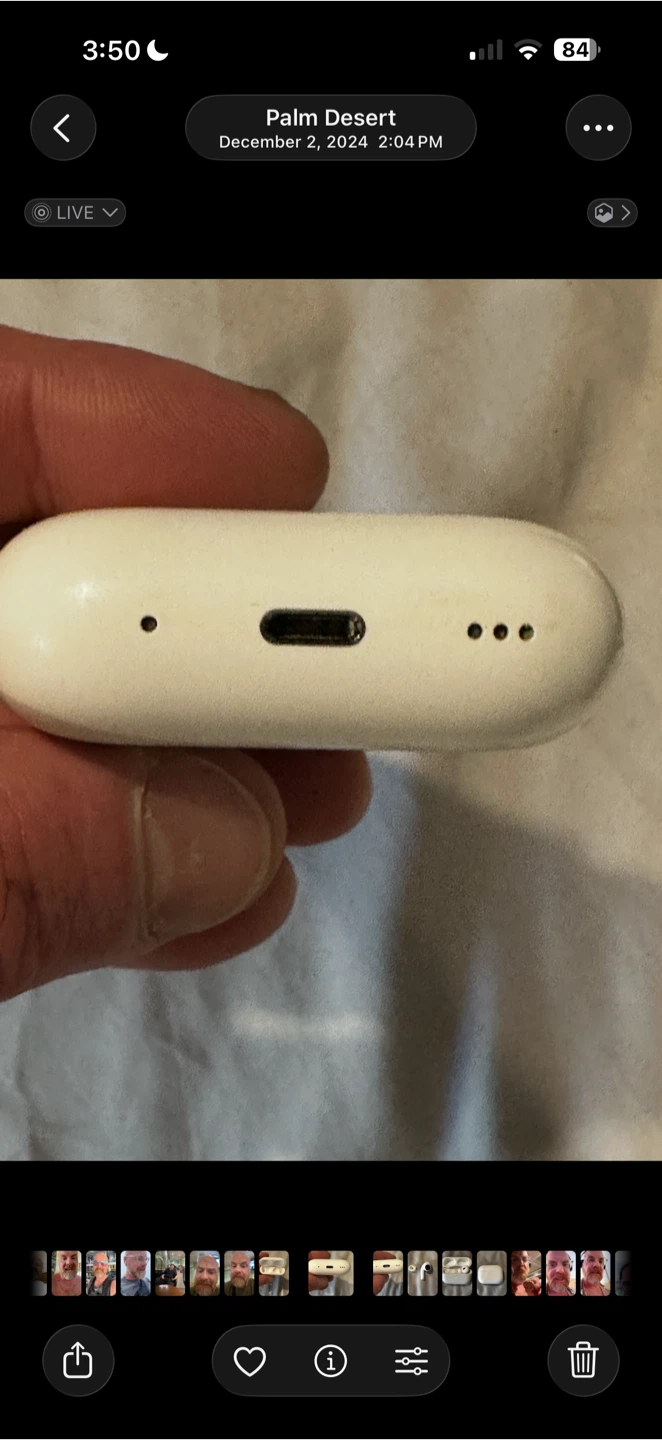 Apple AirPods Pro Charging Case