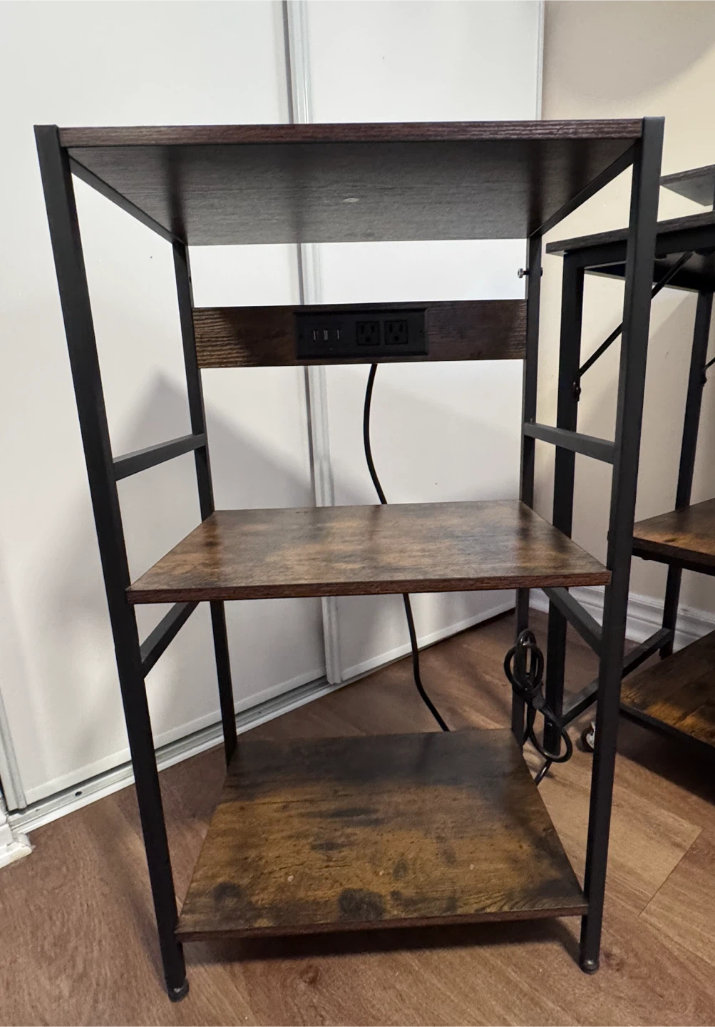 Table night Rustic Brown 3-Tier Shelf with Built-in Power Strip