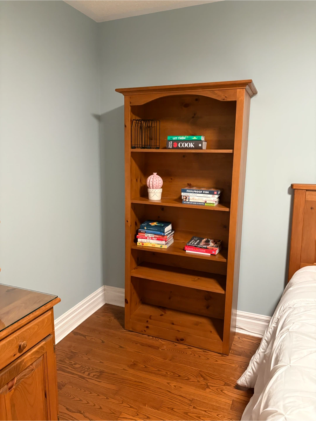 Solid Pine Bedroom Set - new twin mattress included - photo 3
