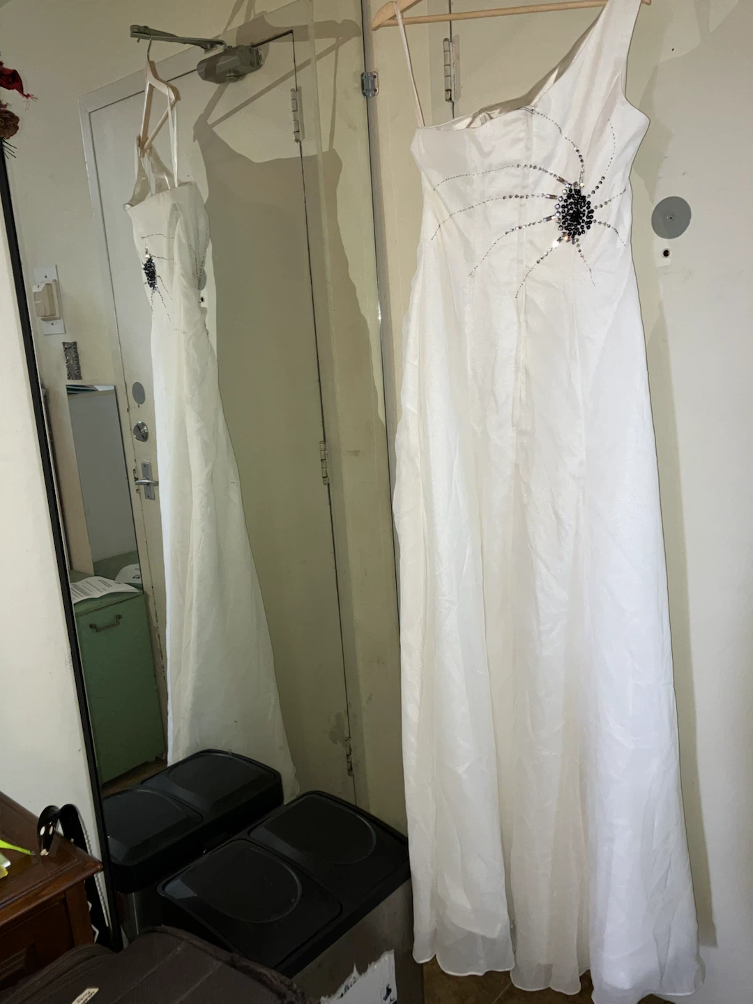 White One-Shoulder Gown with Embellishments - photo 3
