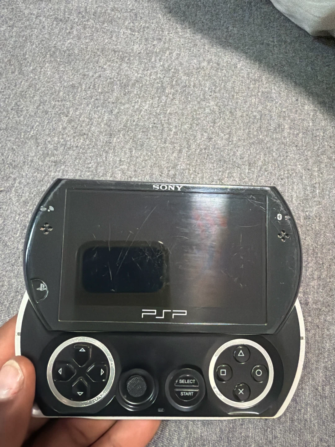 Sony PSP GO Handheld Game Console - photo 2