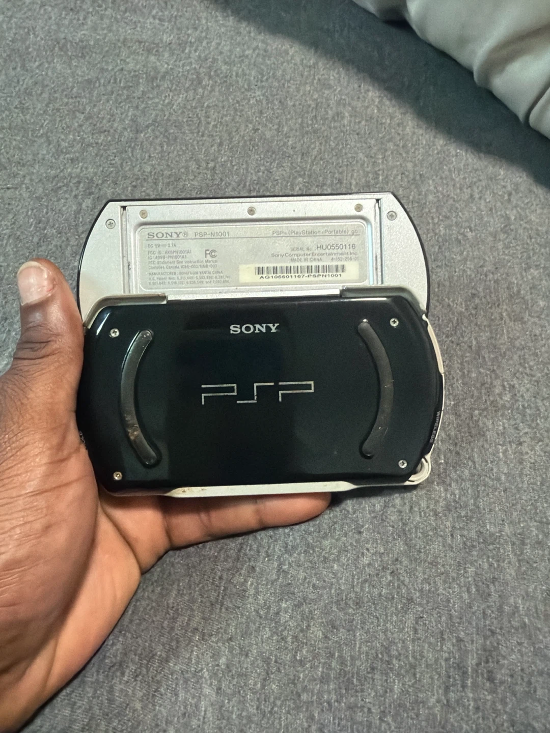 Sony PSP GO Handheld Game Console - photo 3