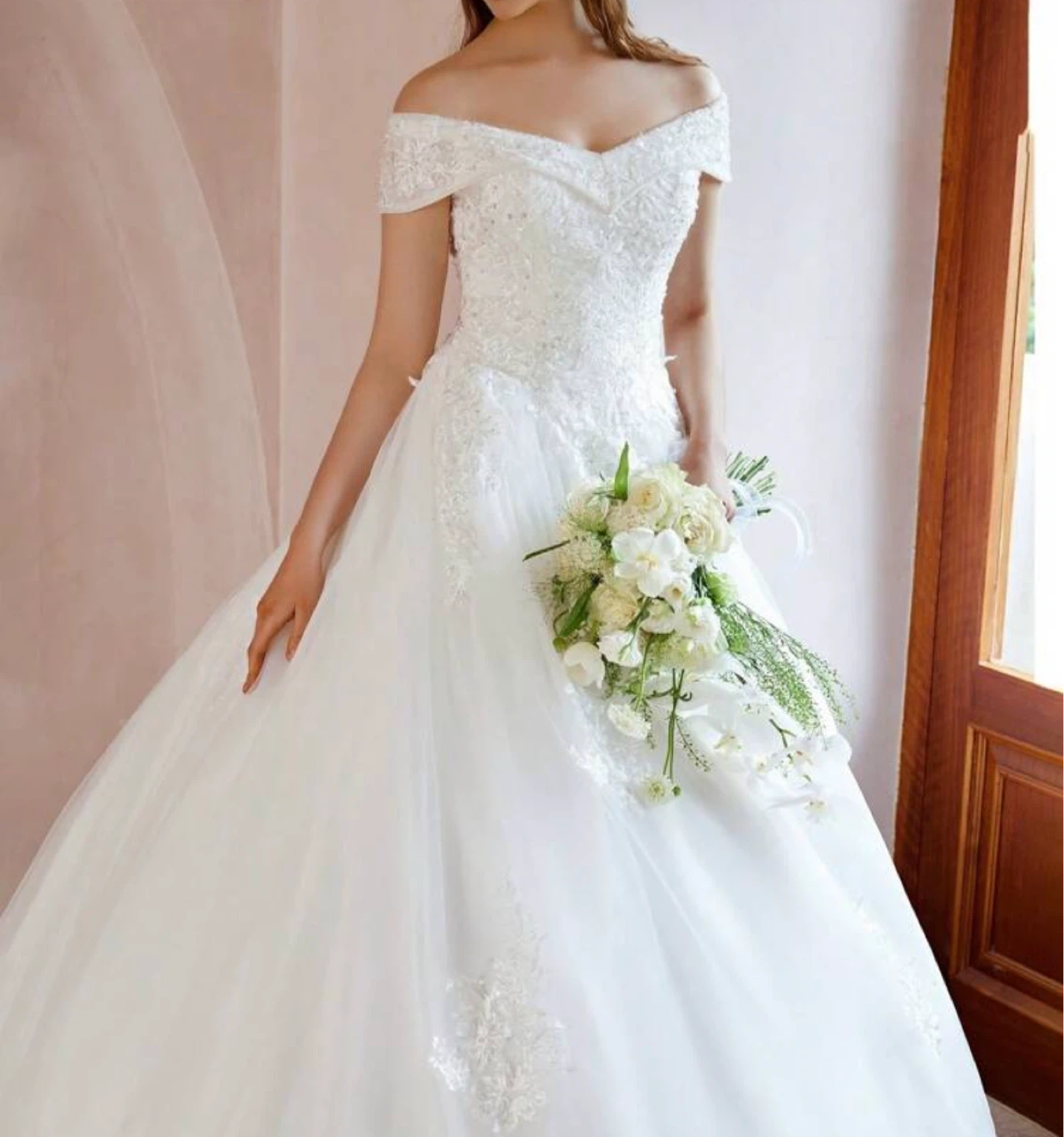 White Off -the-Shoulder Wedding Dress Size 16 NEVER USED