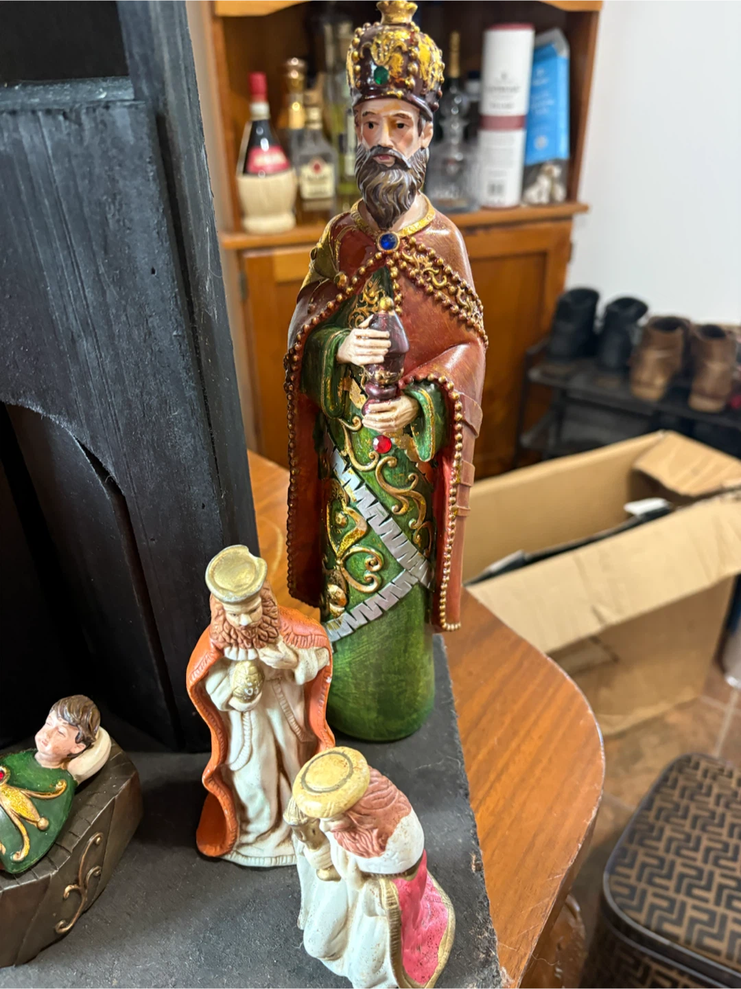 Nativity Scene with Figures and Stable - photo 5
