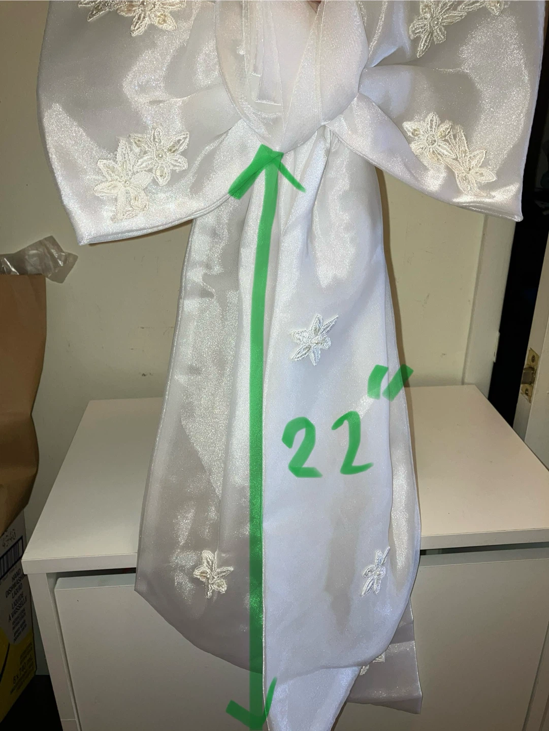 Large White Bow with Floral Embroidery - photo 5