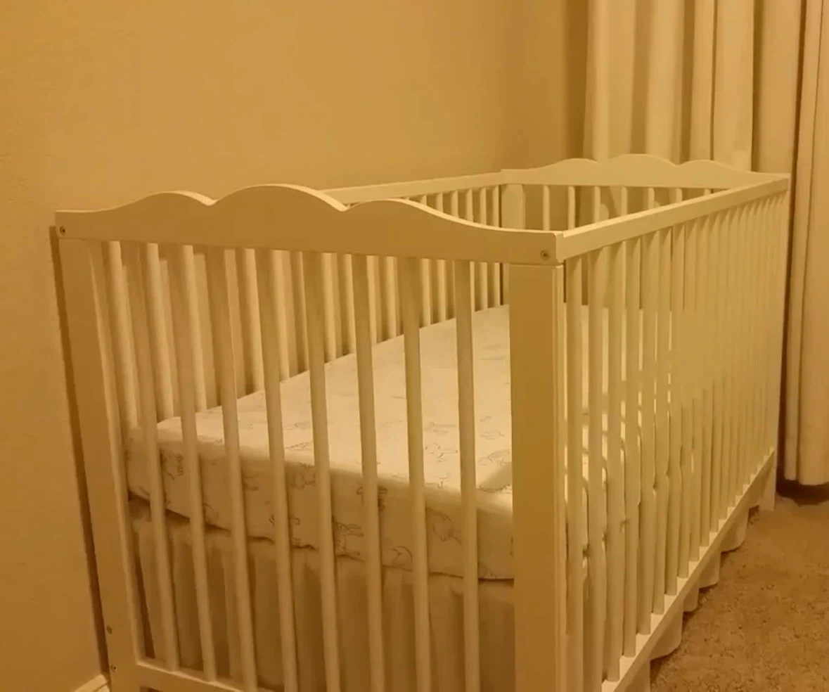 IKEA HENSVIK Crib
