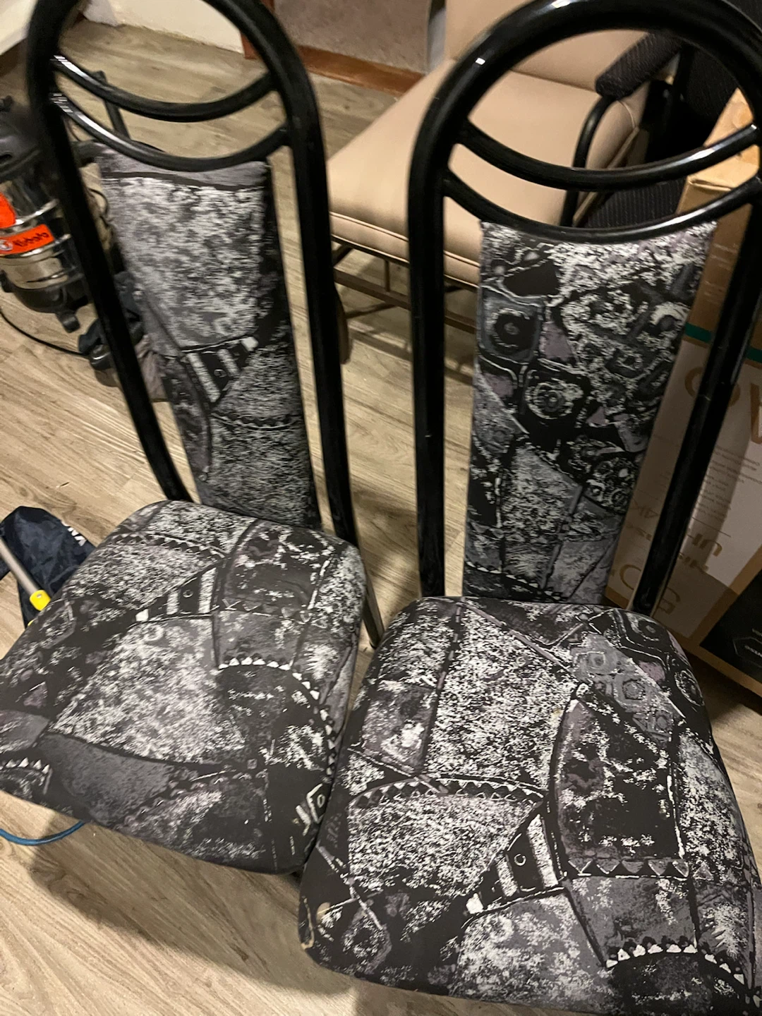 Set of 4 Dining Chairs and table