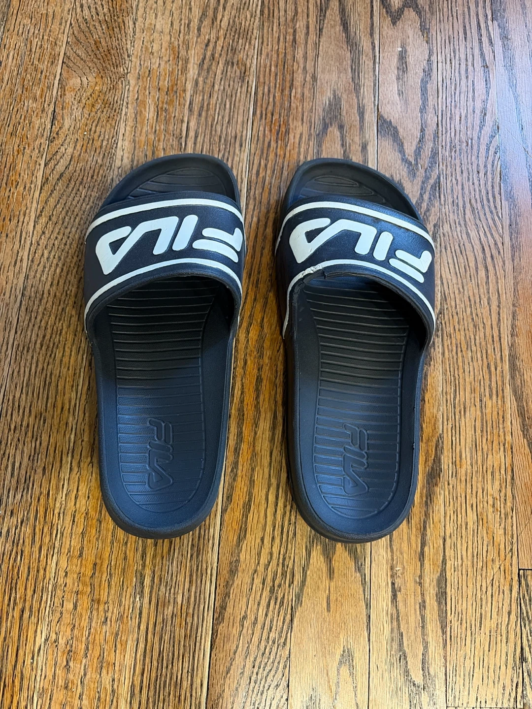 Fila Kids Slides - size 4