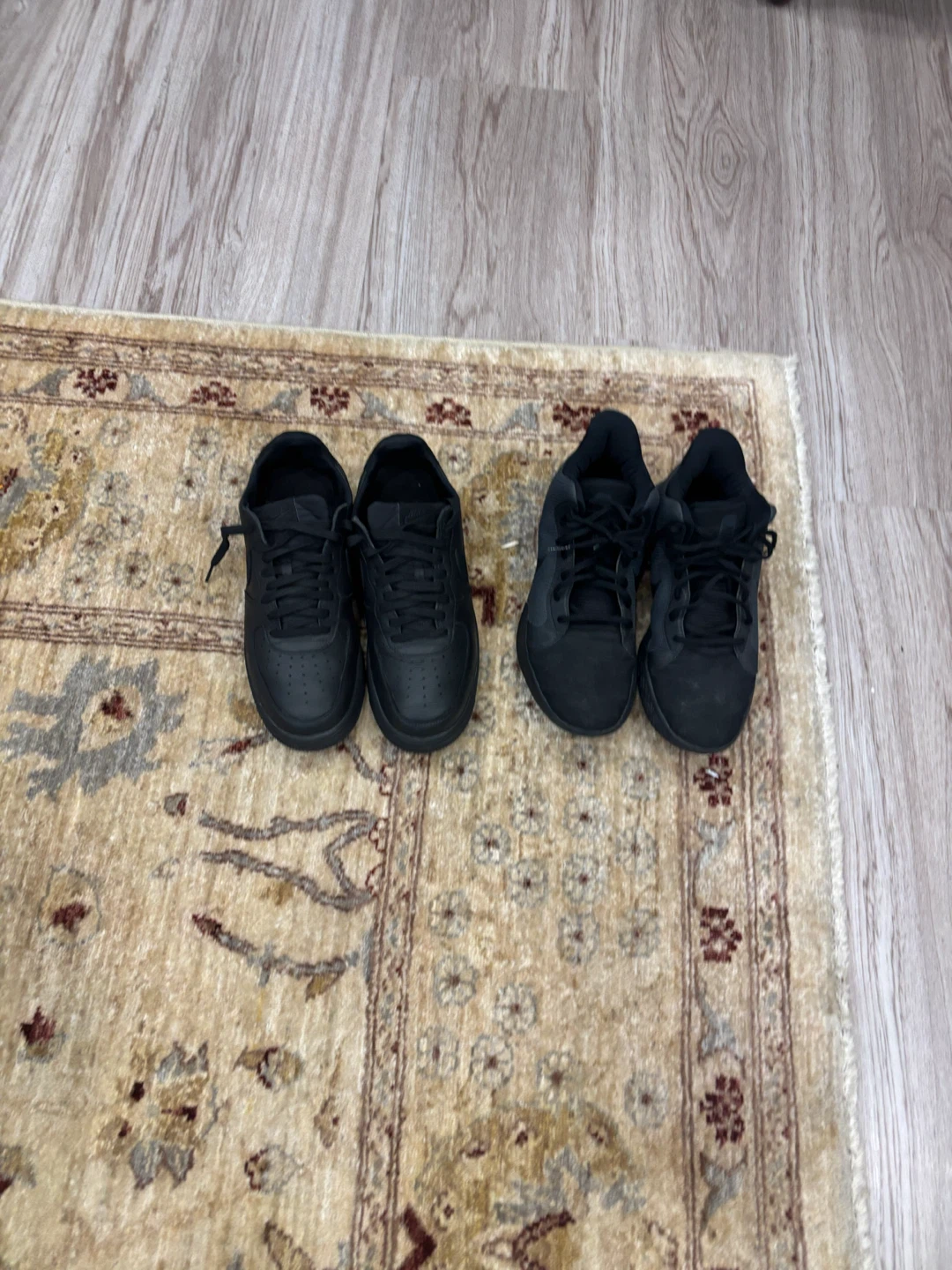 2 Pairs of Nike Shoes – Men’s Size 11 – Like New