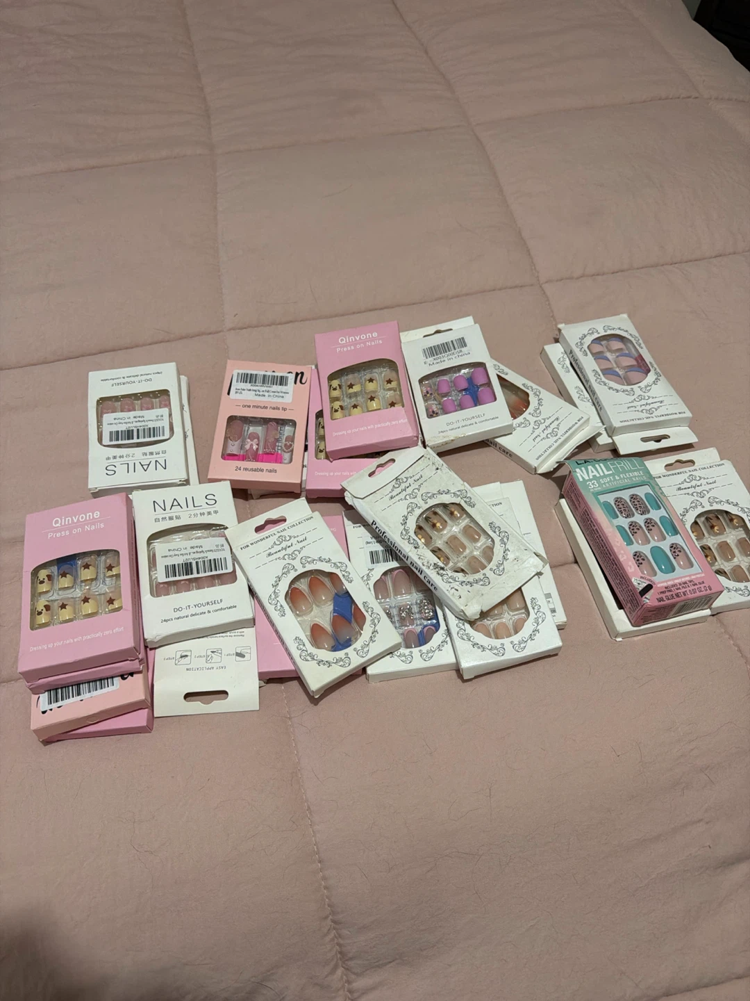 Assorted Press On Nails Lot selling all  for 50 dollars - photo 2
