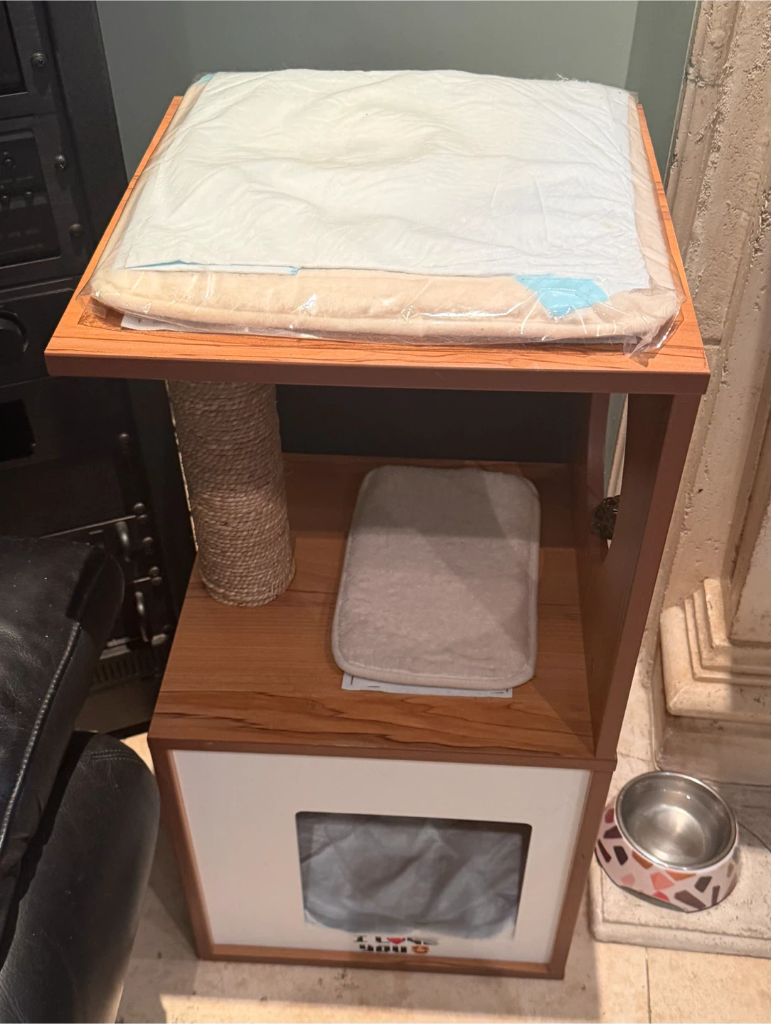 Cat Condo with Scratching Post - photo 2