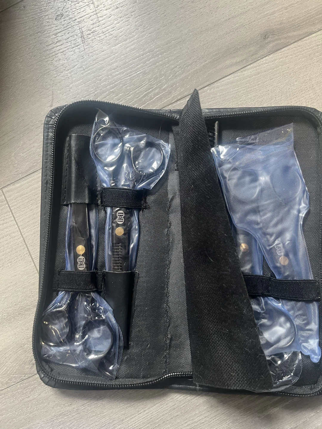 H&H Hair Cutting Shears and Comb Set - photo 2