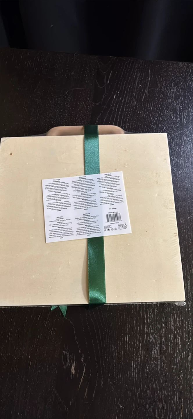 White Rose Jasmine Bath & Body Gift Set