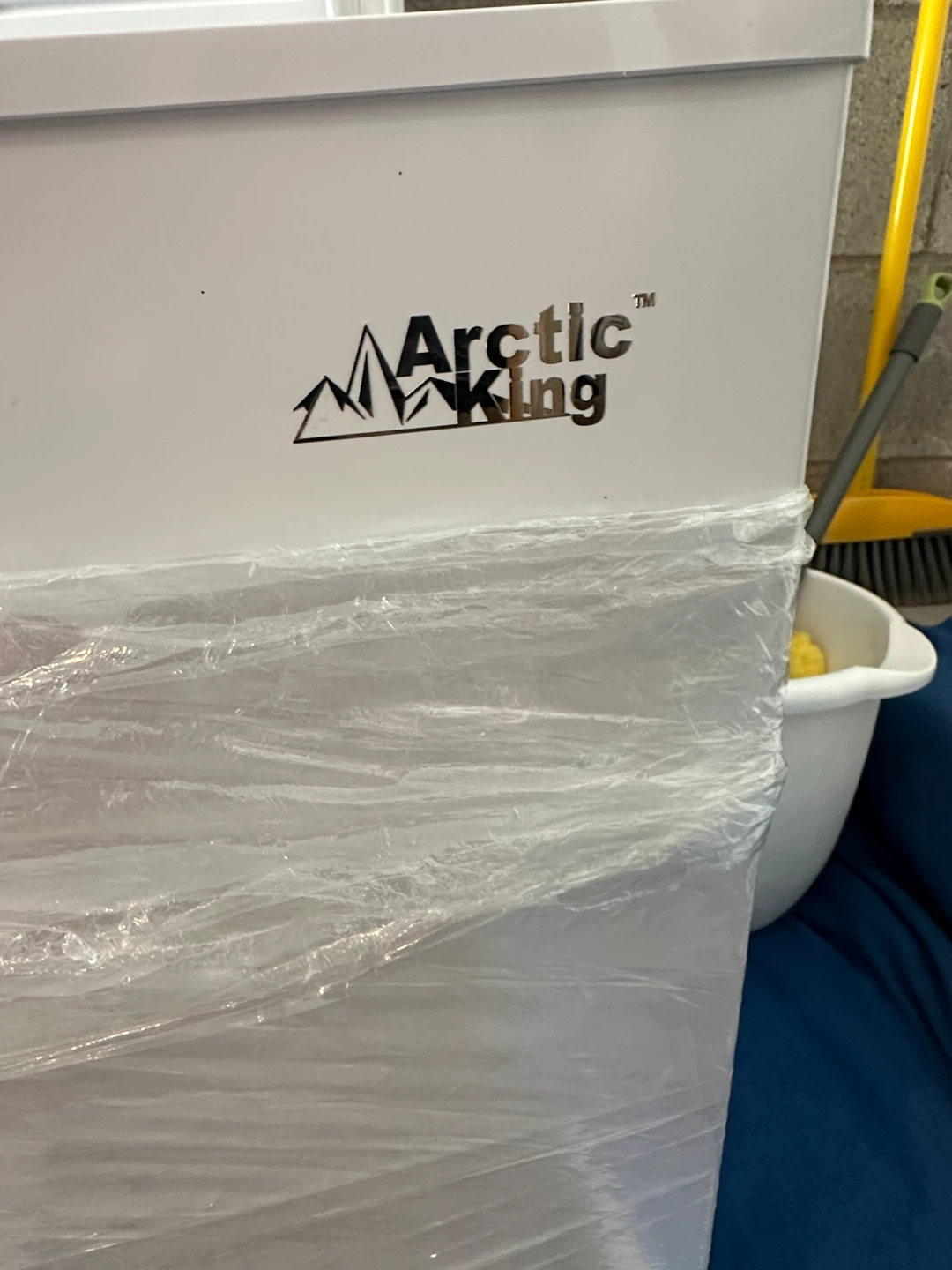 Arctic King Chest Freezer - photo 2