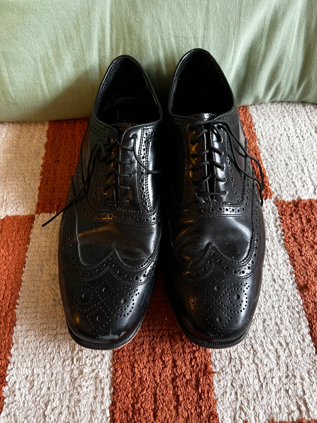 Men’s leather dress shoes
