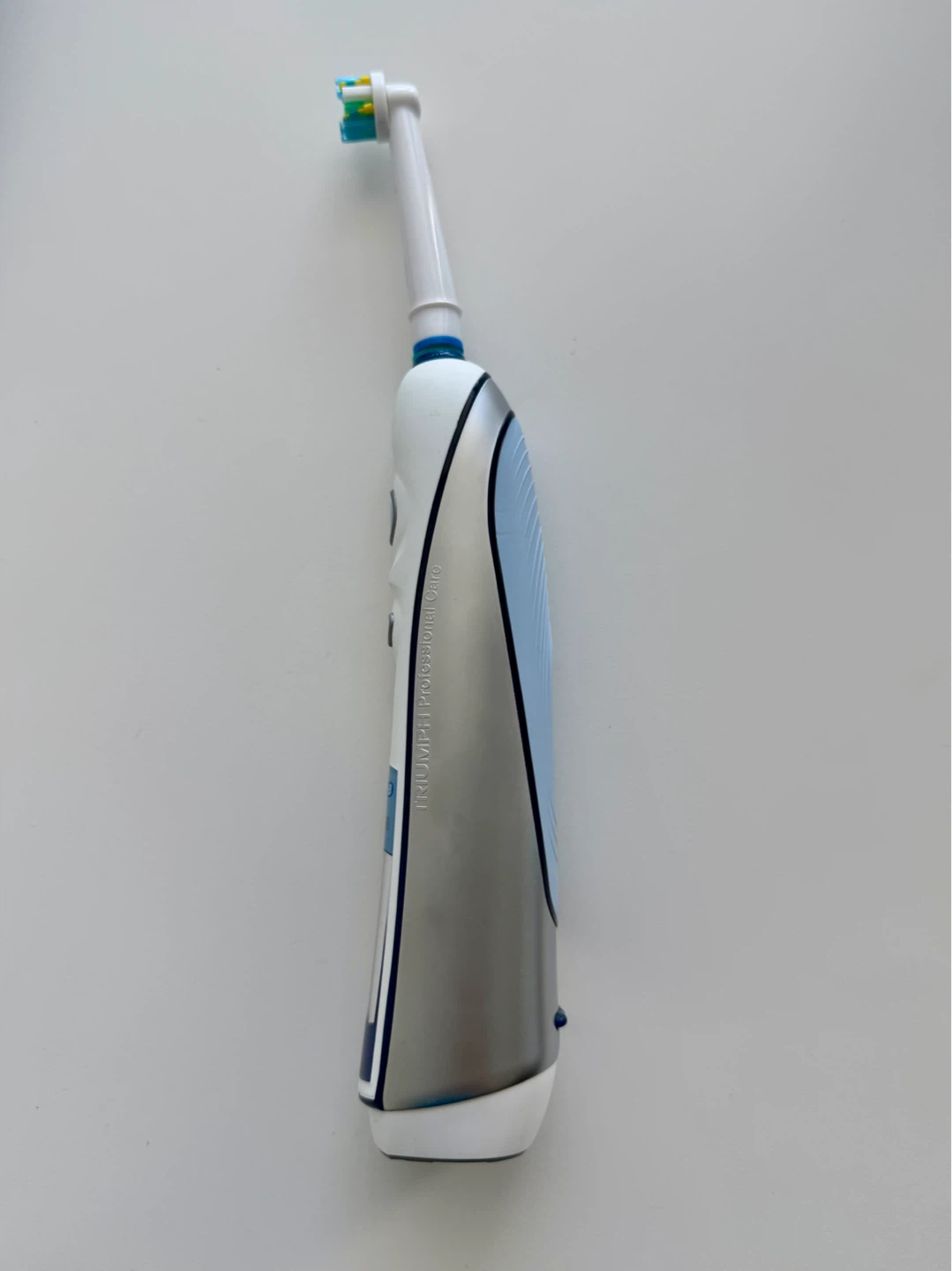 Oral-B Braun Electric Toothbrush with Travel Case - photo 3