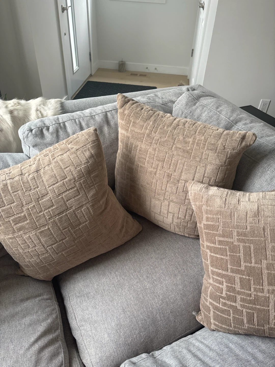 Decorative pillows - photo 3