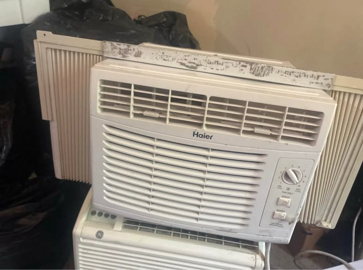 Haier Window Air Conditioner - photo 3