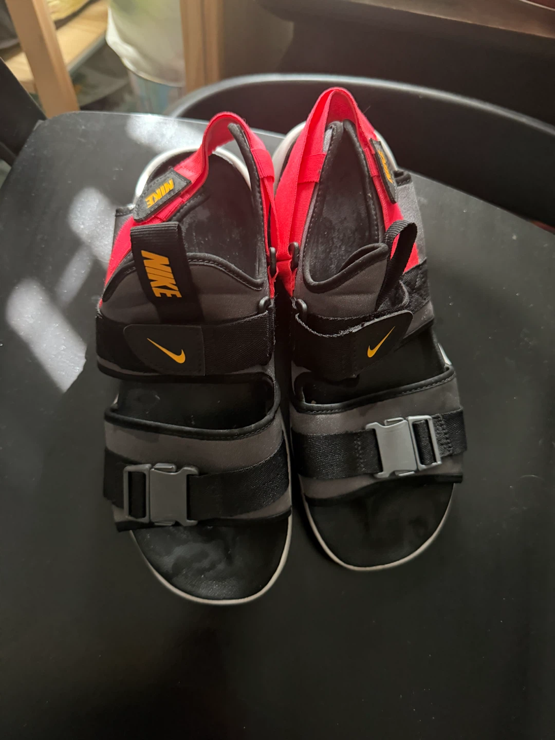 Woman’s Shoes 10WW- practically new - photo 5