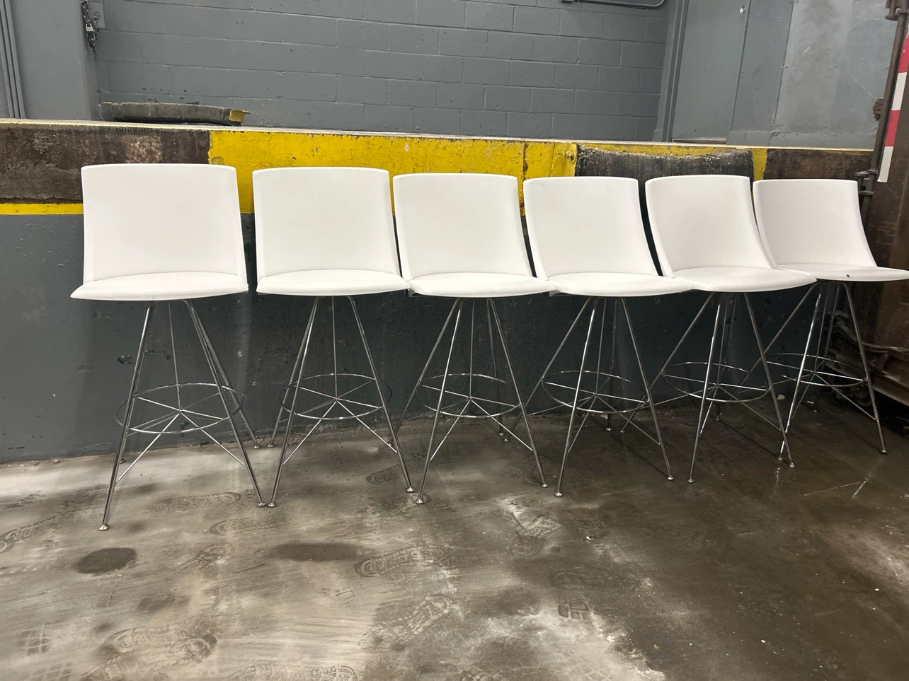 White Bar Stools (Set of 6) - photo 2