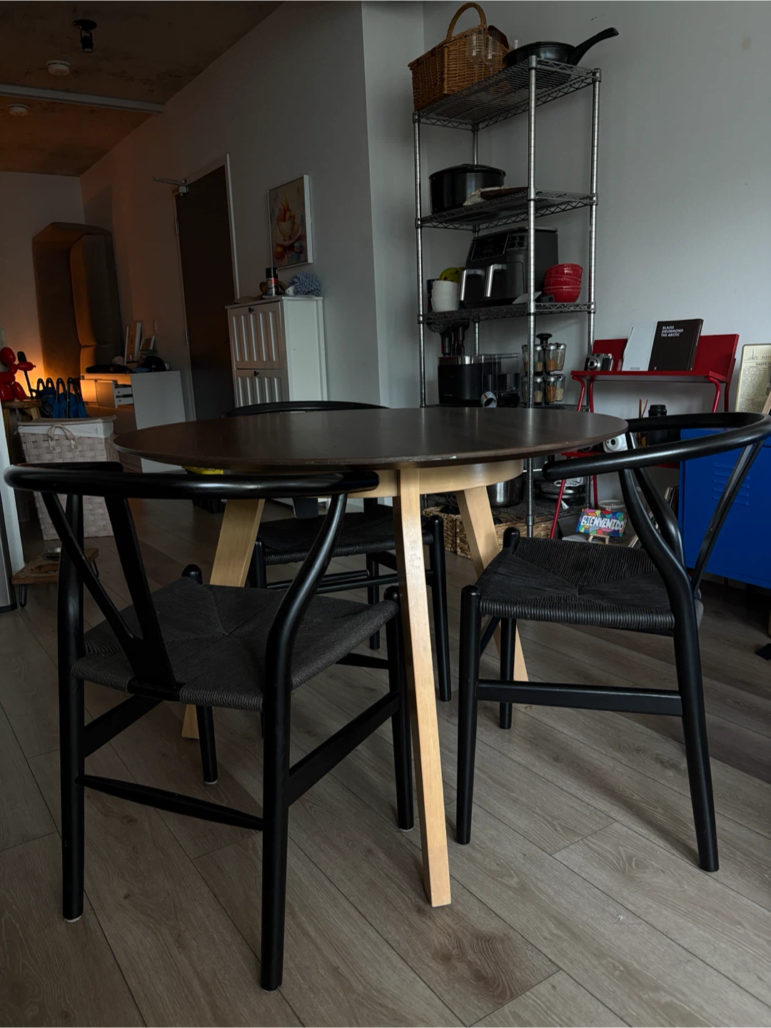 Round Dining Table with - photo 2
