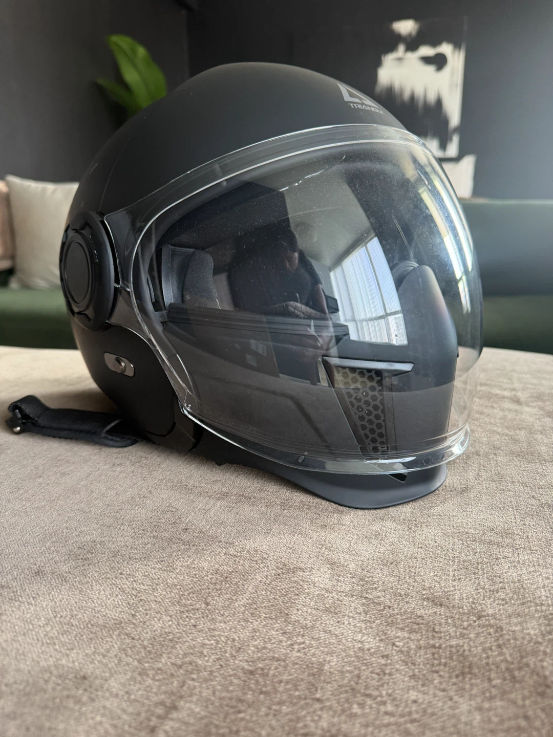 THH Motorcycle Helmet with Visor - photo 2