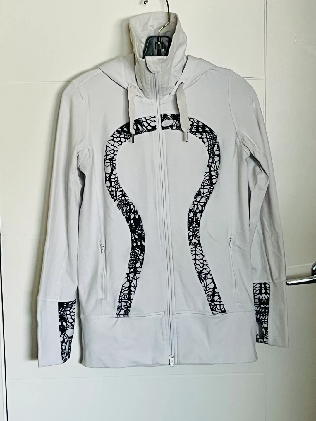Lululemon Stride Jacket White Black Glacier Lace
