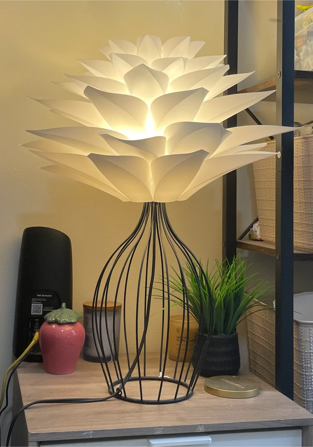 White Paper Flower Lampshade with Black Wire Base - photo 3
