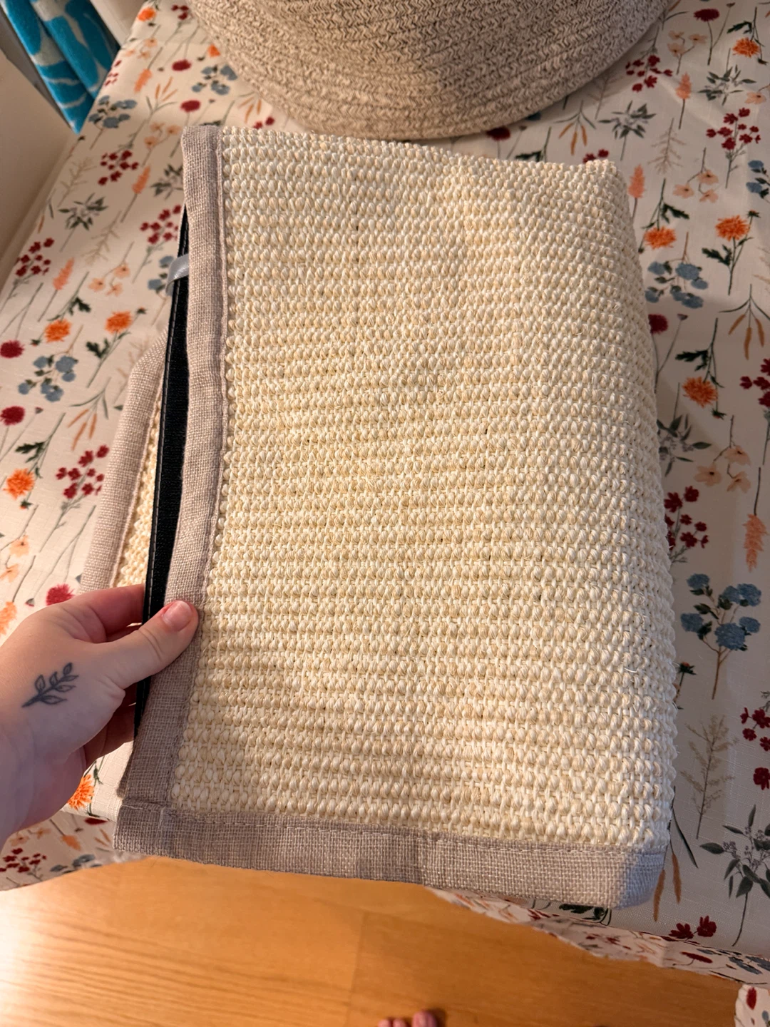 Woven Pet Scratch Pad