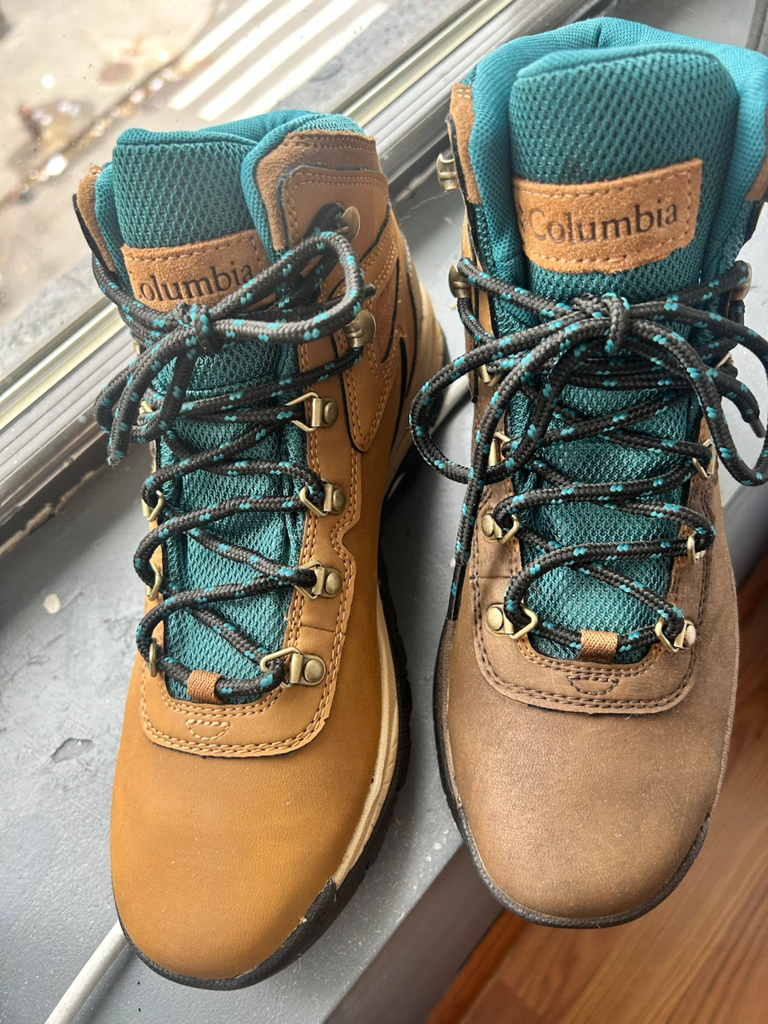 Columbia Hiking Boots - Brown/Teal