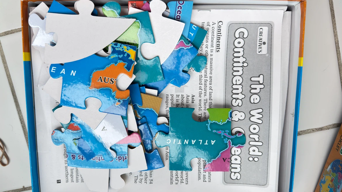 The World: Continents & Oceans Jigsaw Puzzle - photo 3