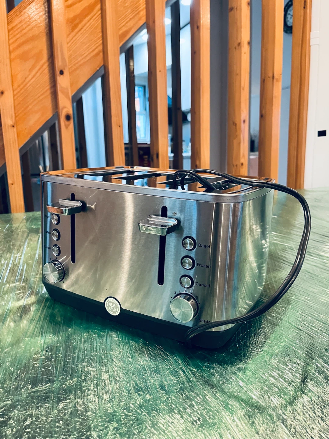 GE Appliances 4-Slice Toaster