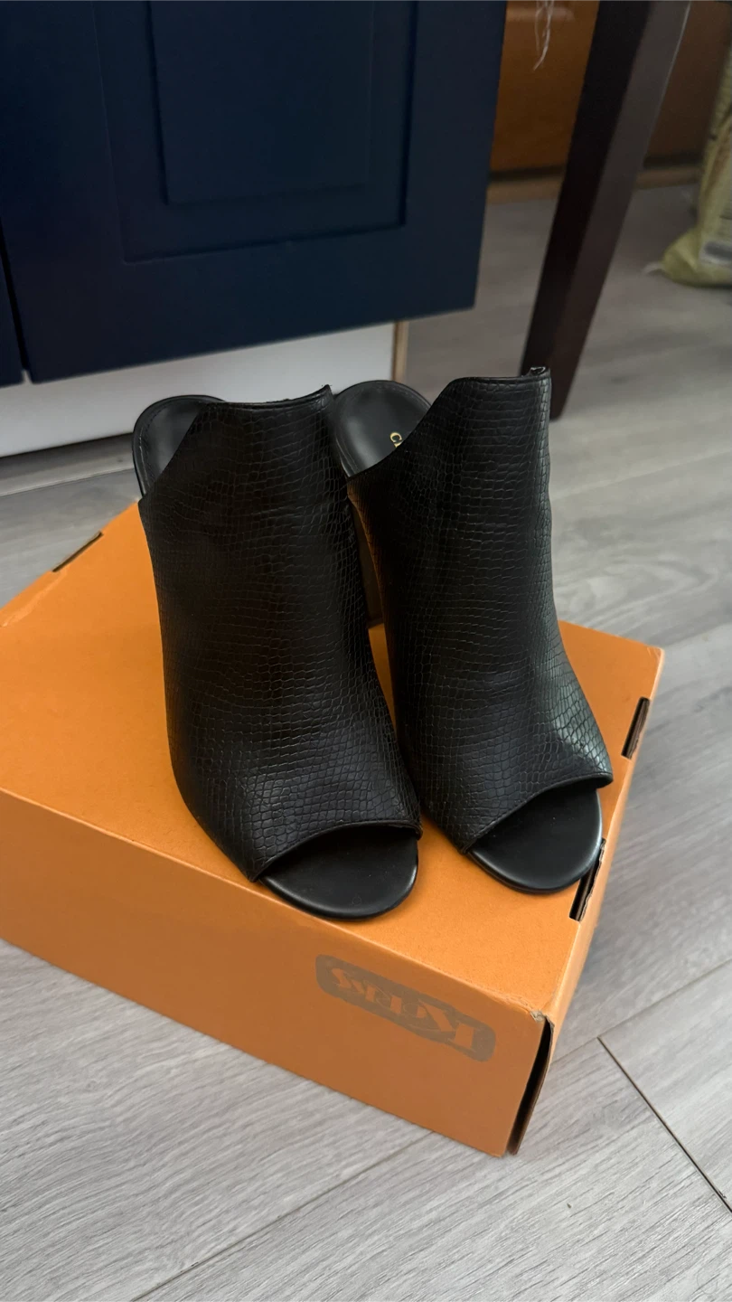 Christian Siriano Black Heeled Mules size 7  check more pictures