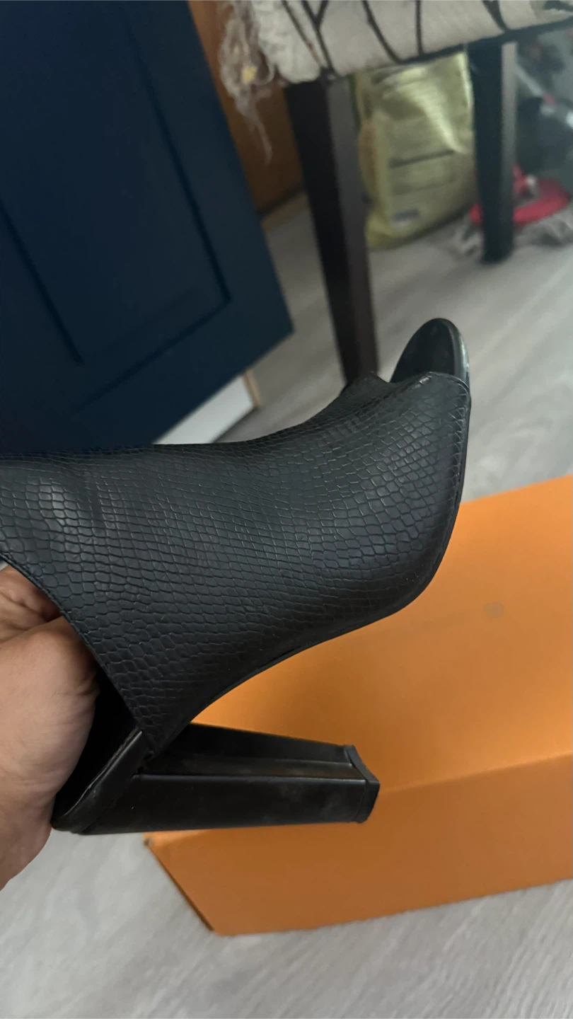 Christian Siriano Black Heeled Mules size 7  check more pictures - photo 2