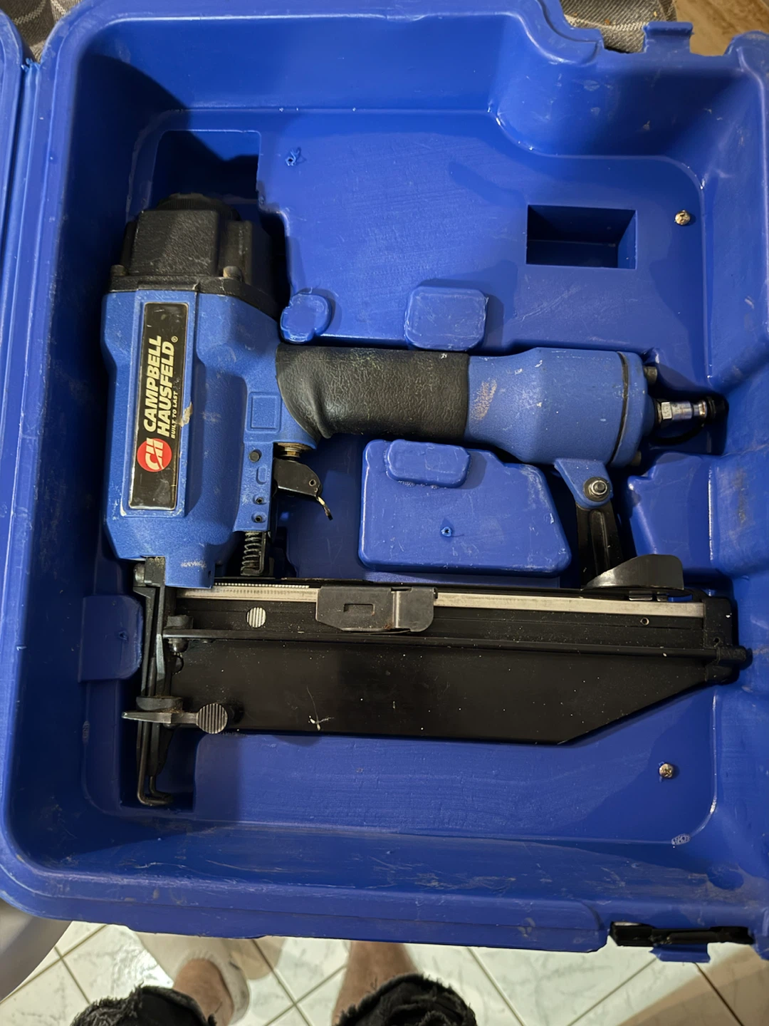 Campbell Hausfeld 3-Piece Pneumatic Nailer Combo Kit - photo 4