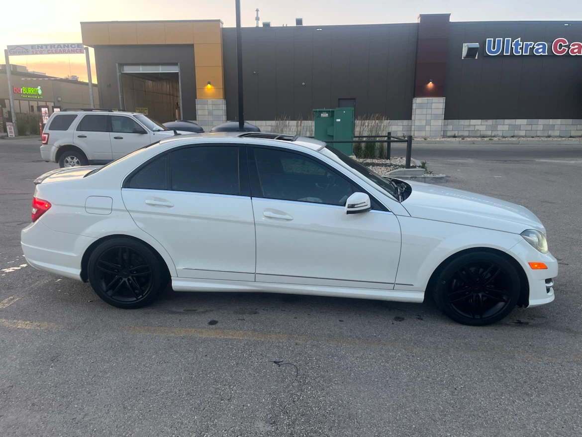 2012 Mercedes-Benz C250 4MATIC Sedan - photo 4