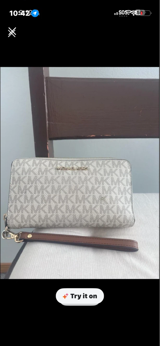Michael Kors Signature Wristlet