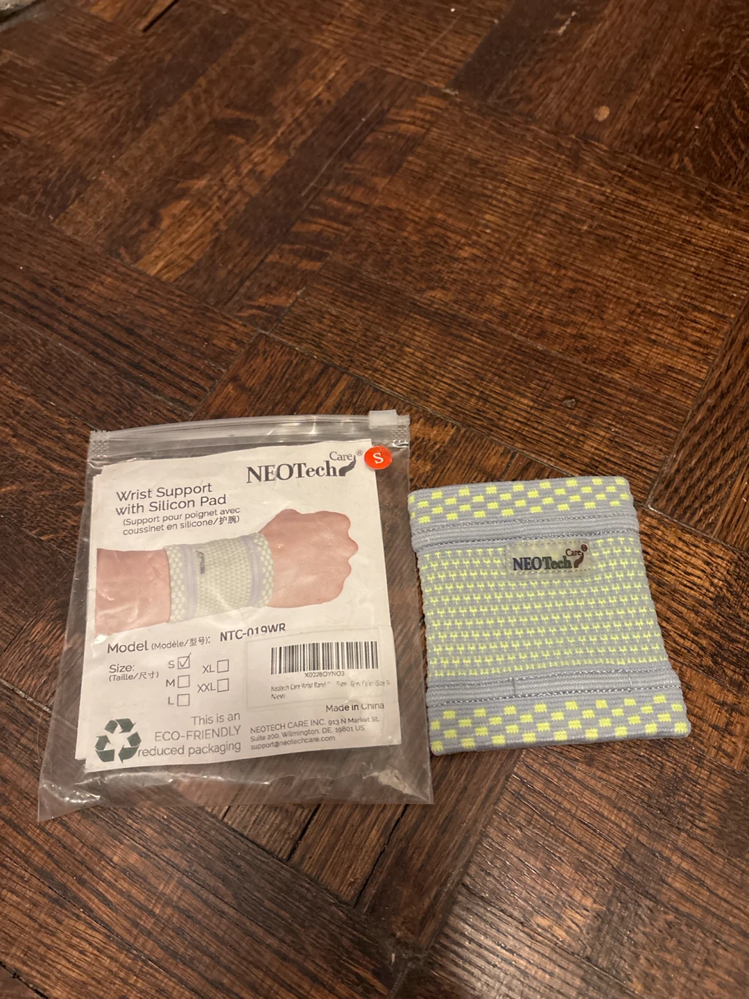 NEO Tech Care Wrist Support with Silicon Pad - Size S