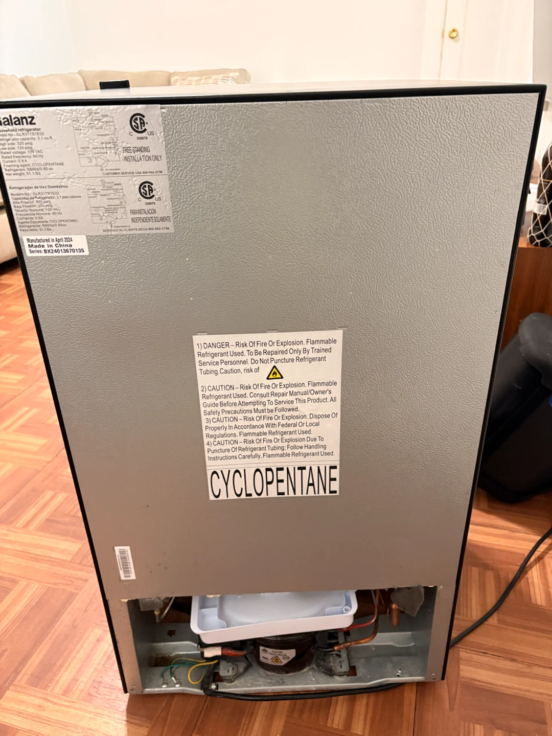 Galanz Mini Refrigerator - photo 4