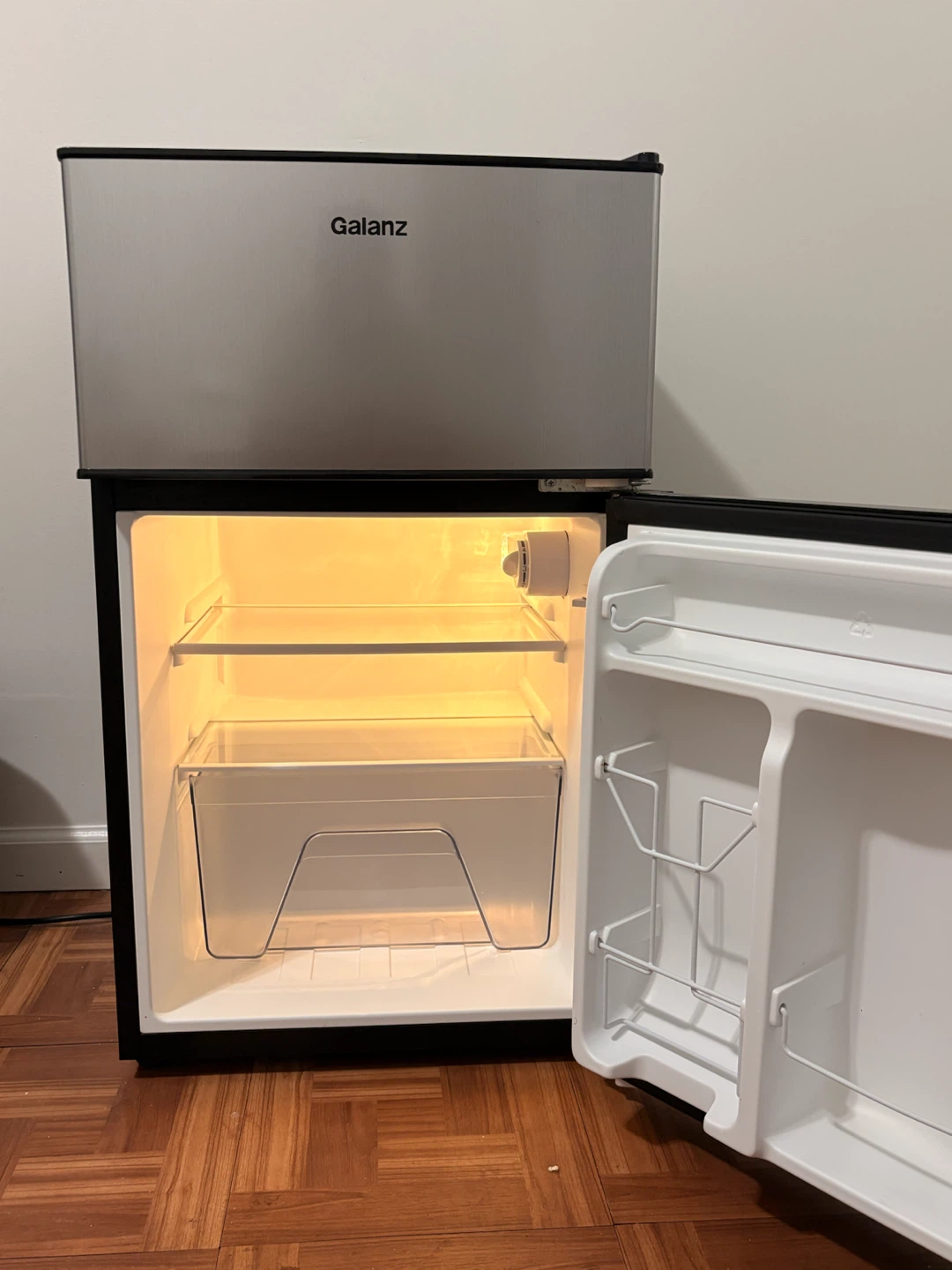 Galanz Mini Refrigerator - photo 5