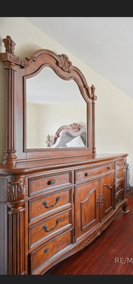 Used Queen bed and dresser solid wood set - photo 3