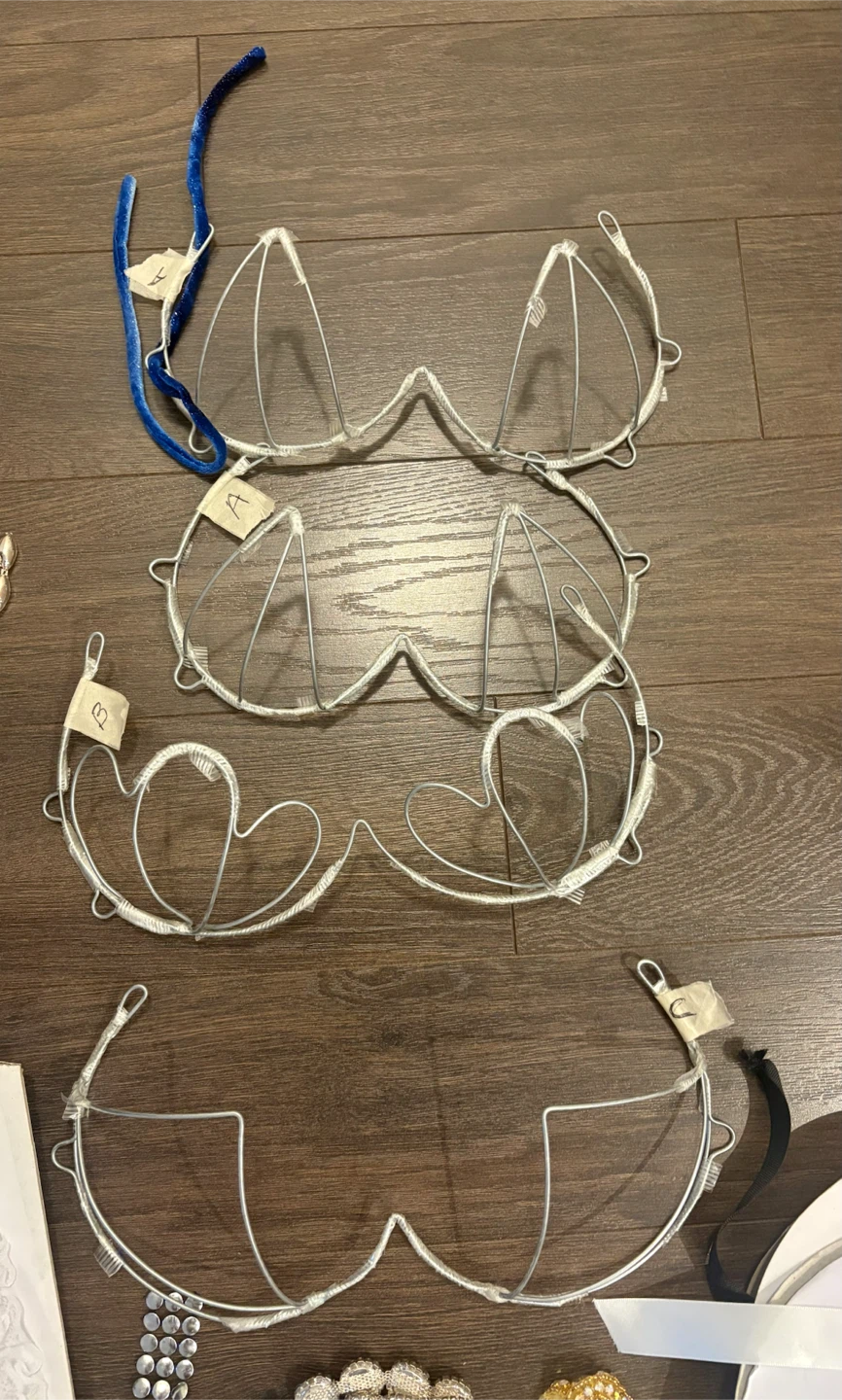 Wire bra frames + trim supplies - photo 2