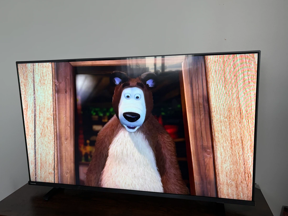 Toshiba 43" LED LCD TV - photo 3