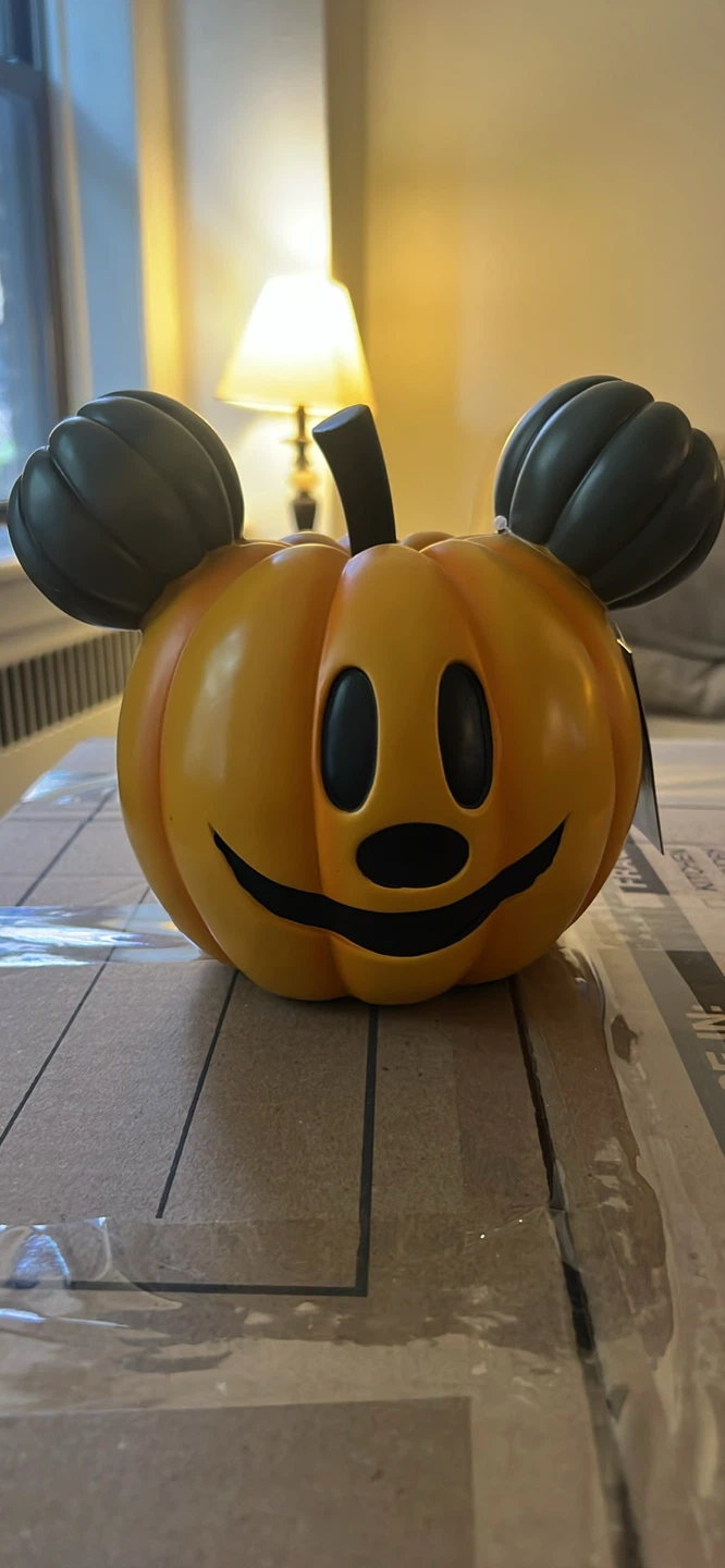 Mickey Mouse Halloween Pumpkin