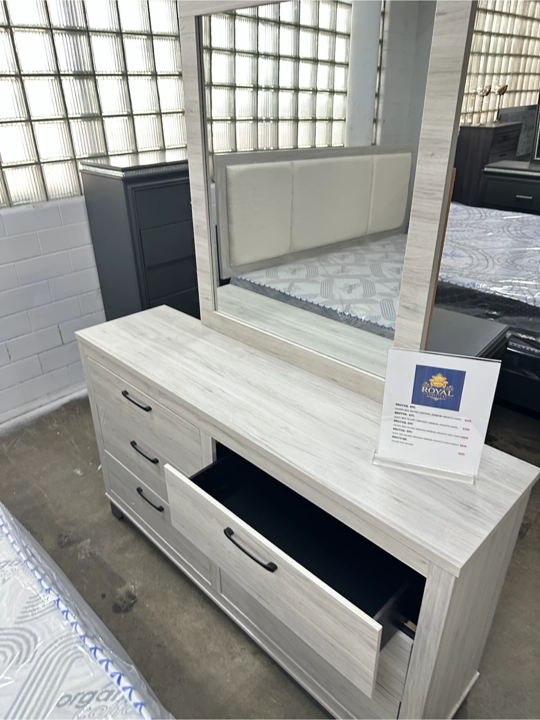 Royal WHITE Bedroom Set - photo 3