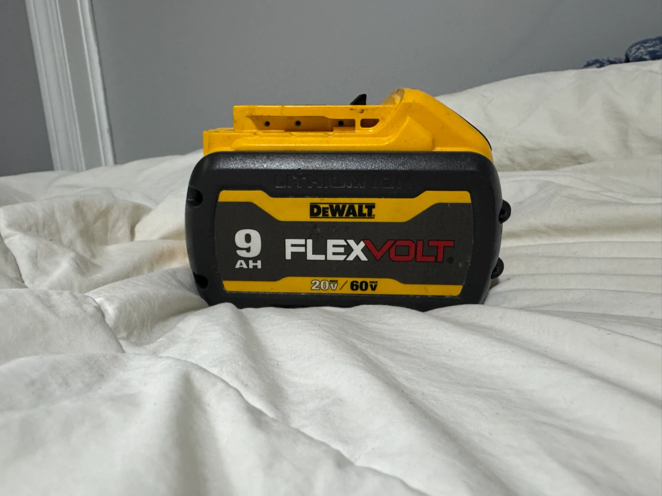 DeWalt FLEXVOLT 9.0 Ah Battery - photo 3