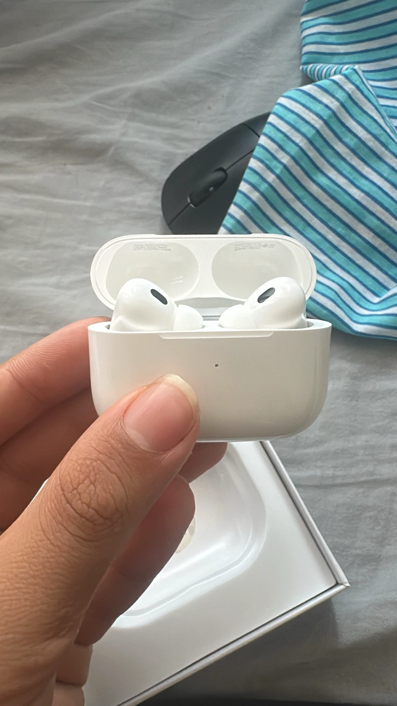 Apple AirPods Pro (2nd generation) - photo 3